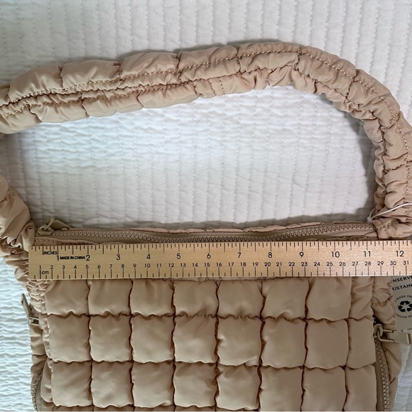 URBAN EXPRESSIONS Puffer Crossbody Bag- NWT - Picture 14 of 15